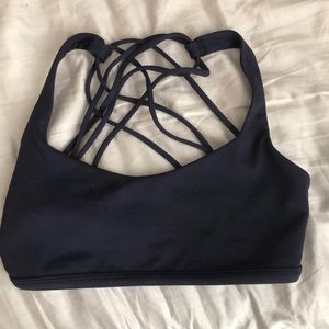 Lululemon size 4 sports bra